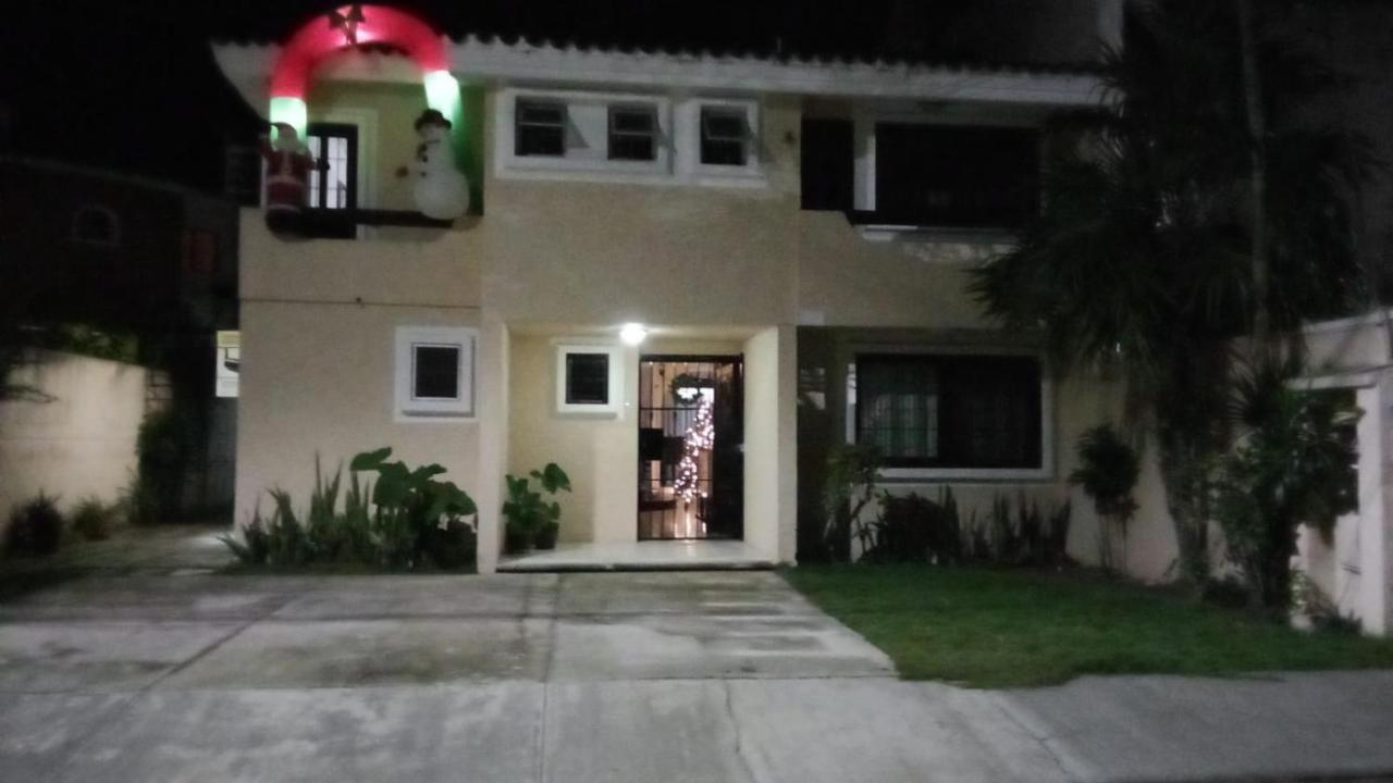 Naranjo Hostel Cancún Exterior foto